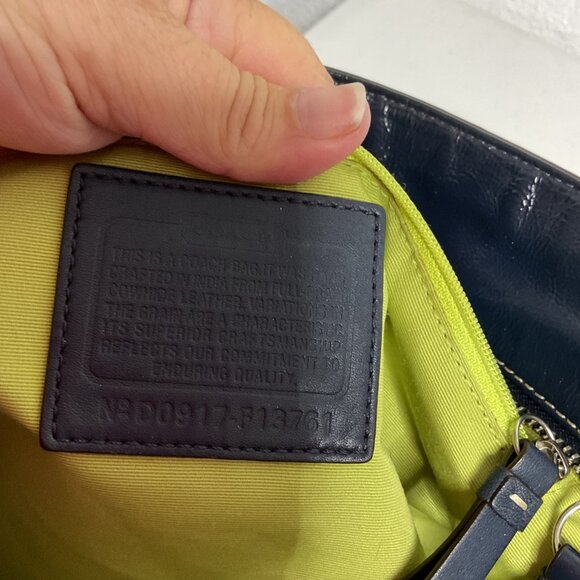 Coach pleated Gallery Tote black patent leather Shoulder Bag W/green Lining - Picture 11 of 15